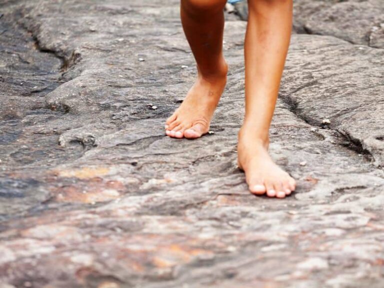 Dream About Barefoot (Spiritual Meanings & Interpretation)
